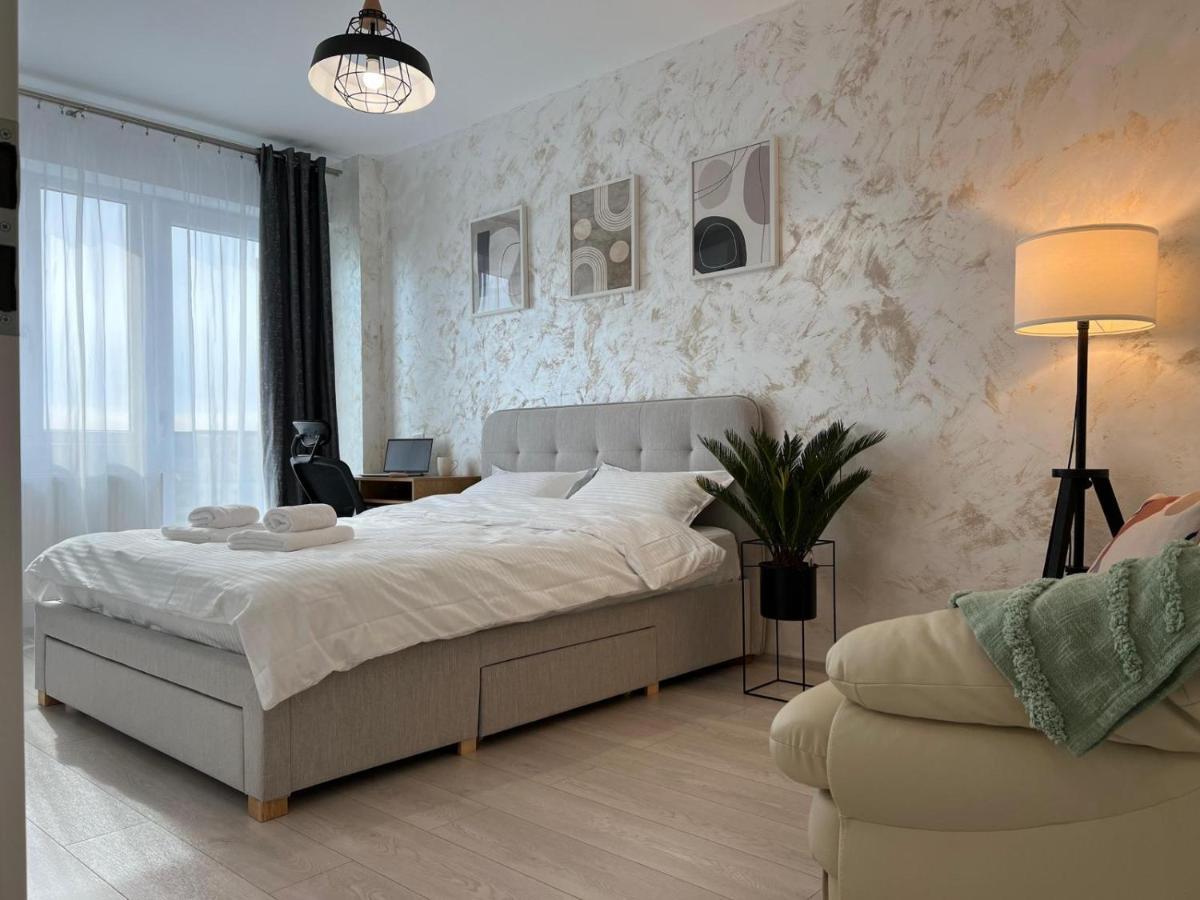 Lazar Towers Studios & Apartments Near Palas Yaş Dış mekan fotoğraf