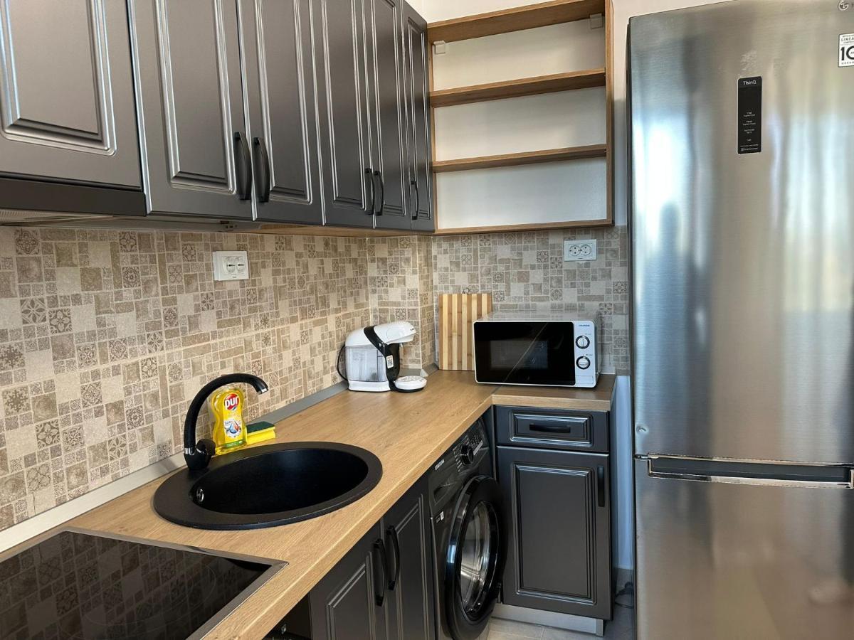 Lazar Towers Studios & Apartments Near Palas Yaş Dış mekan fotoğraf