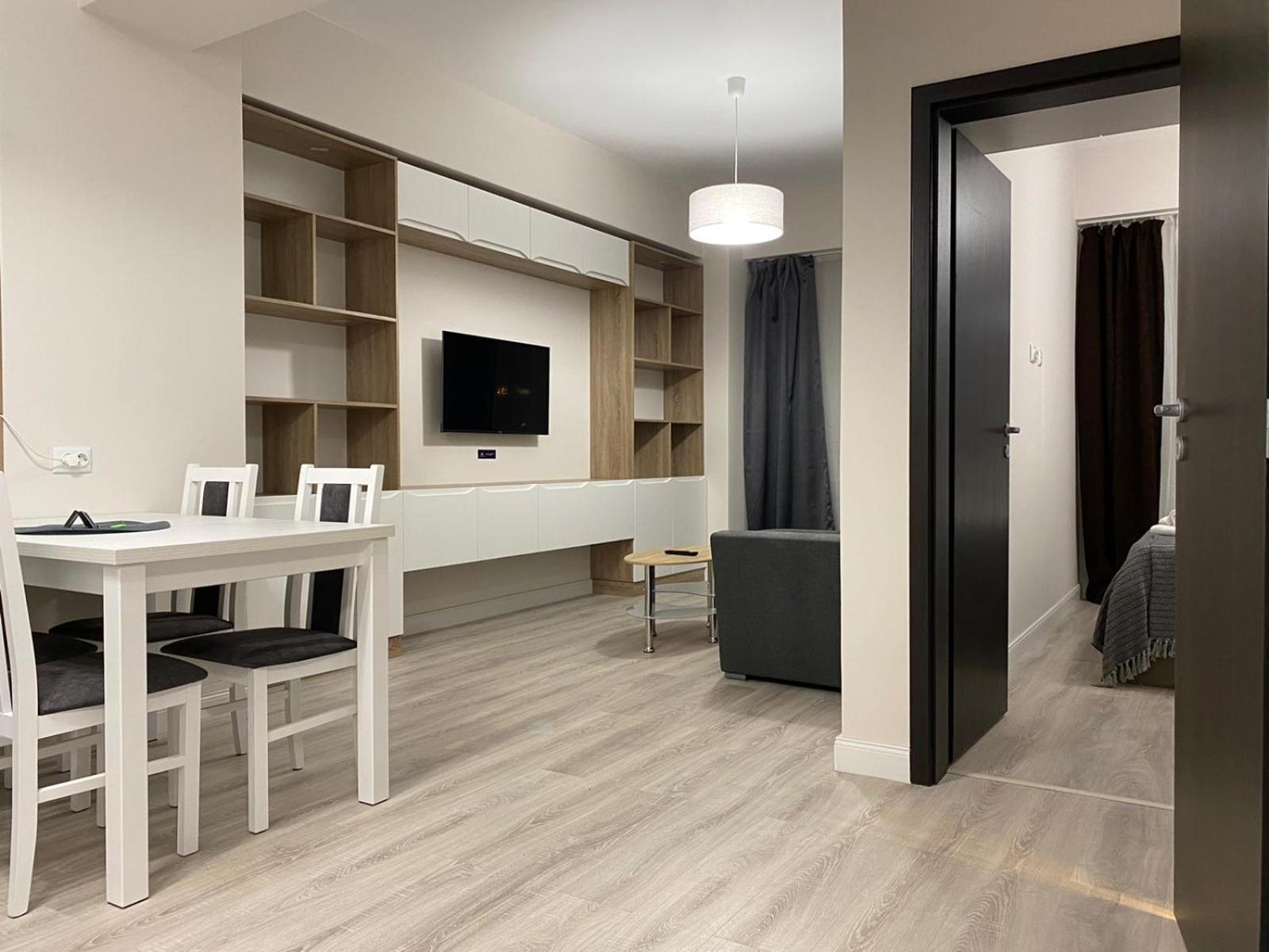 Lazar Towers Studios & Apartments Near Palas Yaş Dış mekan fotoğraf