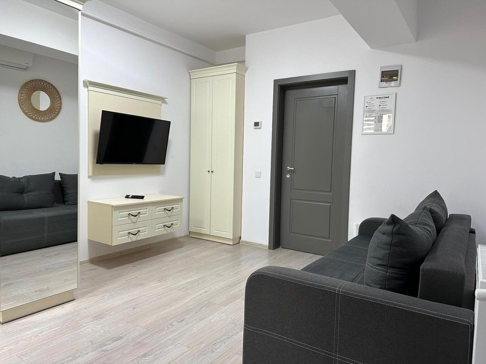 Lazar Towers Studios & Apartments Near Palas Yaş Dış mekan fotoğraf