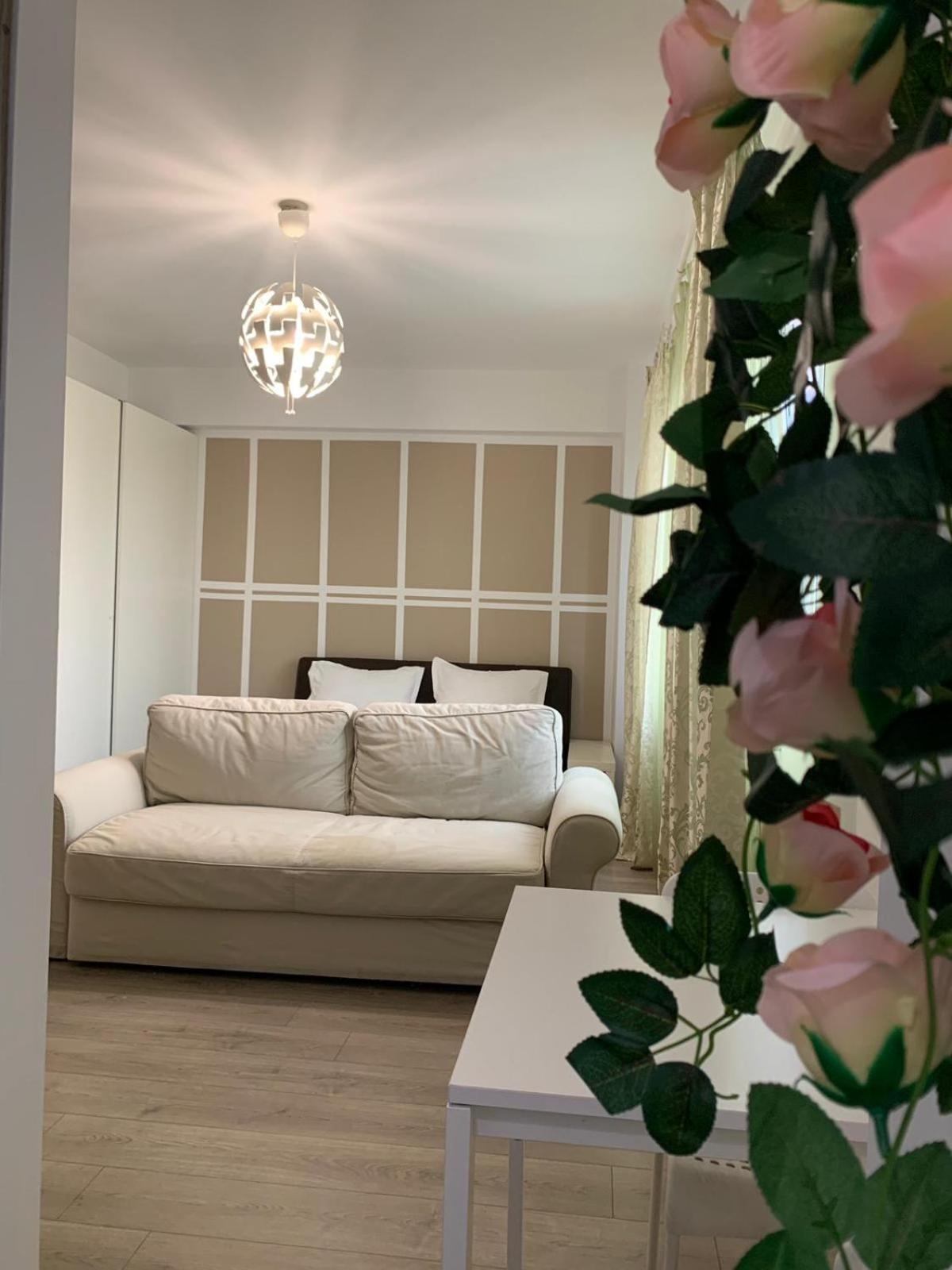 Lazar Towers Studios & Apartments Near Palas Yaş Dış mekan fotoğraf